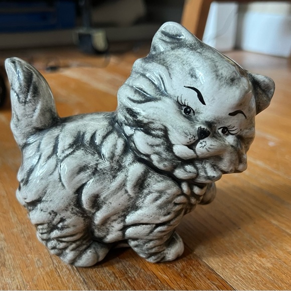 Gray Ceramic Cat Figurine - Picture 5 of 5